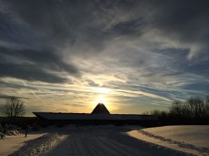 lodge-in-winter-sun